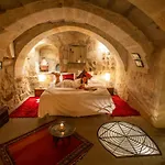 Asmali Cave House