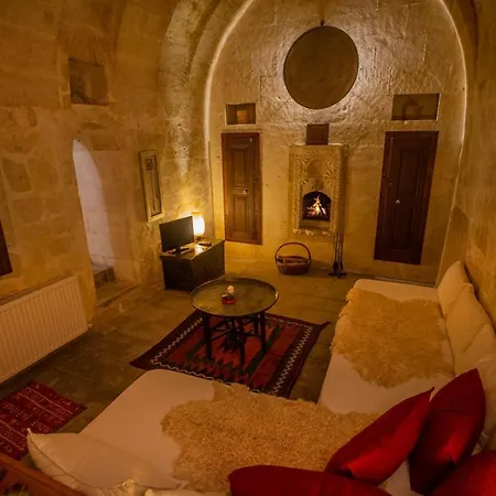 Asmali Cave House *