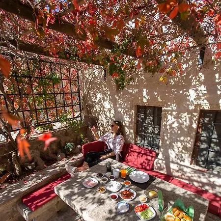 Asmali Cave House
